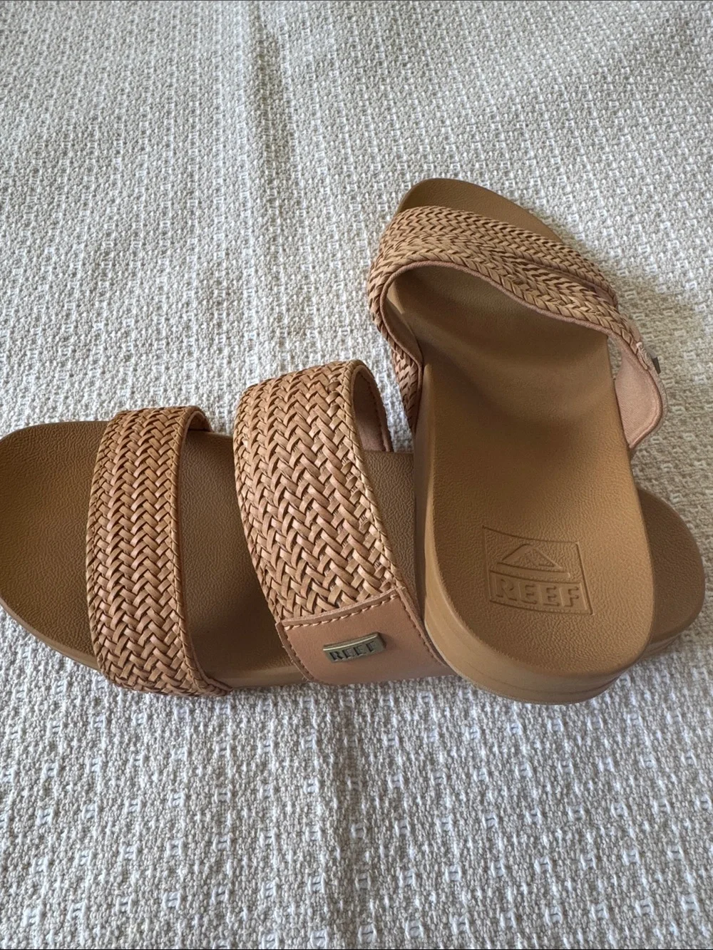 Women's Size 8 Light Brown Reef Sandals